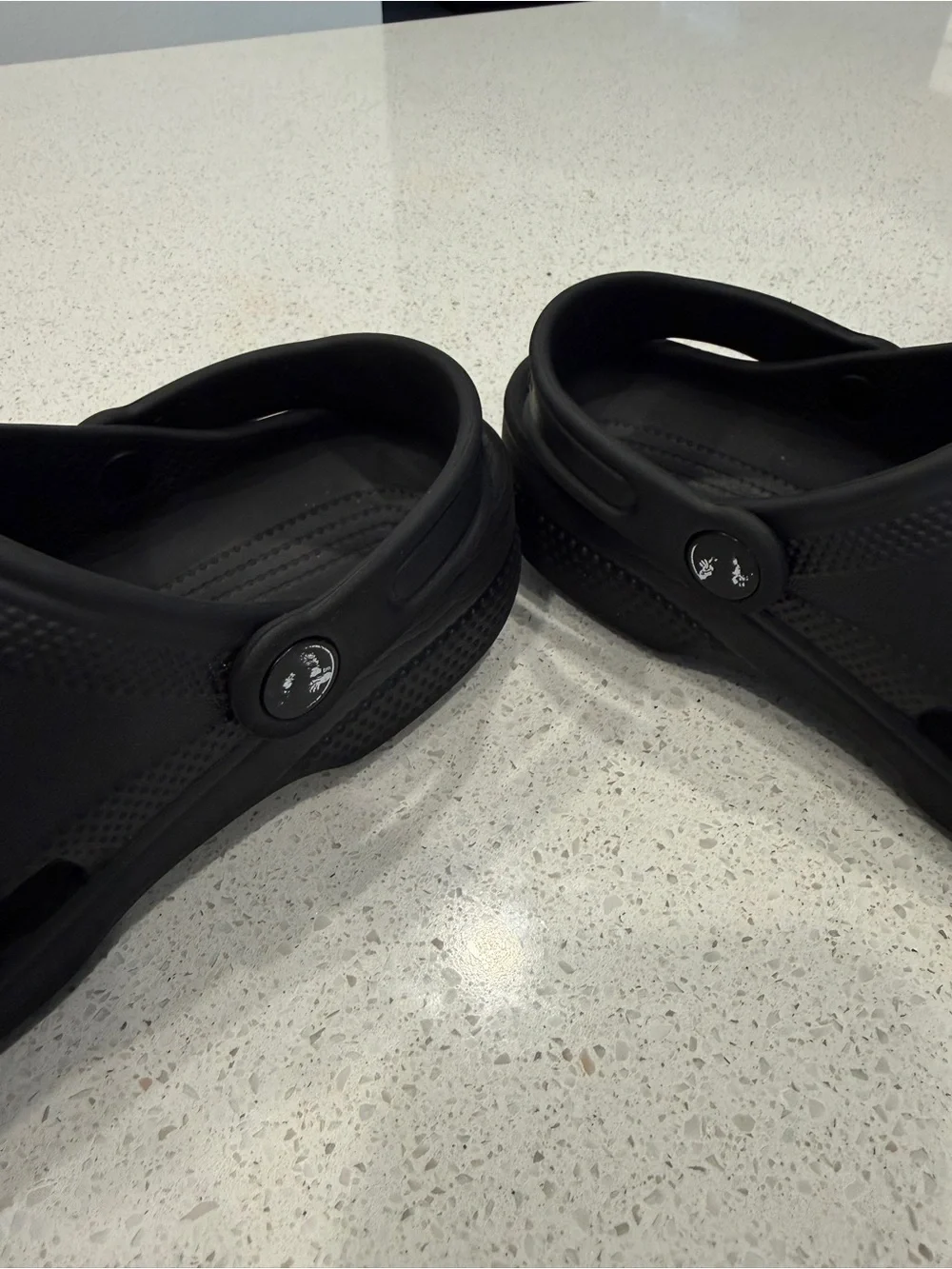 CROCS black size